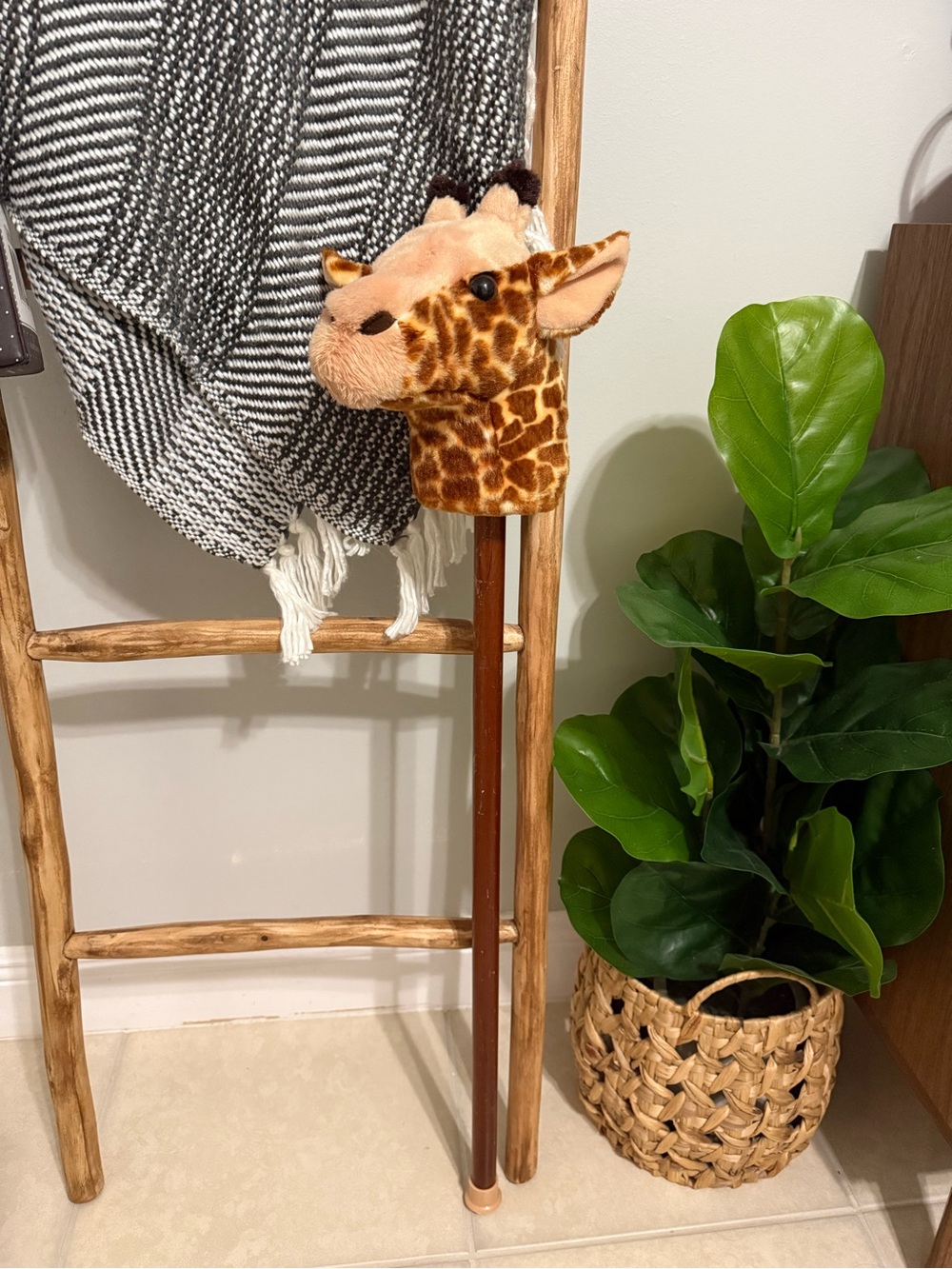 Aurora Giraffe Stick Horse Sound